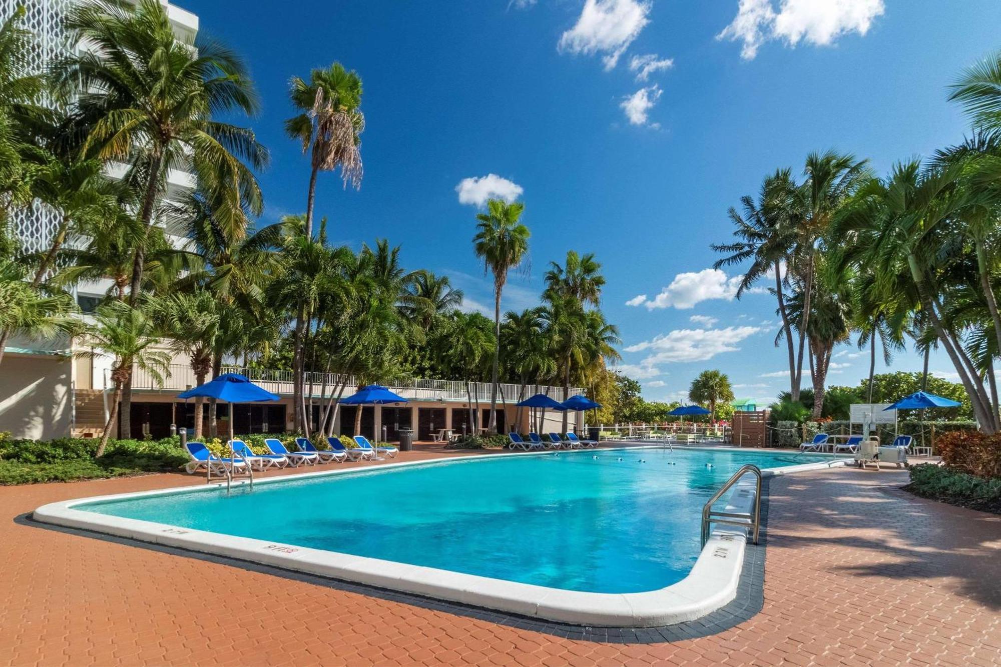Radisson Resort Miami Beach Esterno foto